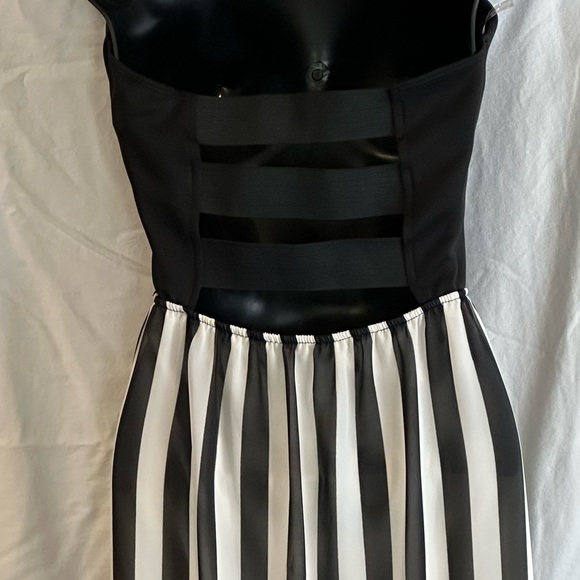 Windsor Black And White Striped Maxi Strapless Dress X-Small - Picture 9 of 16
